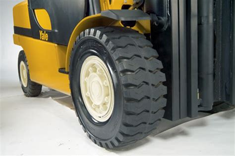 8x25 forklift tires